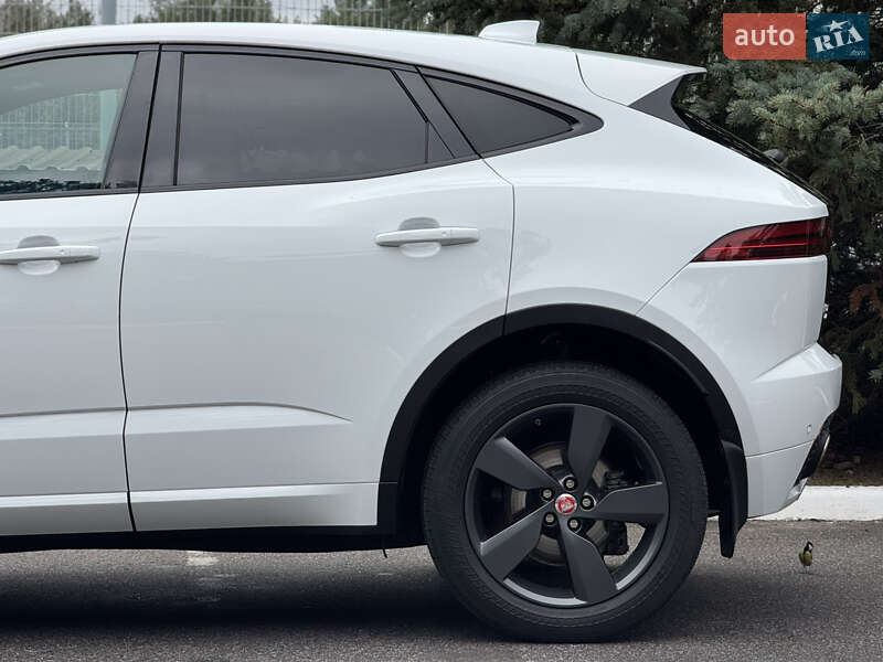 Позашляховик / Кросовер Jaguar E-Pace 2019 в Києві