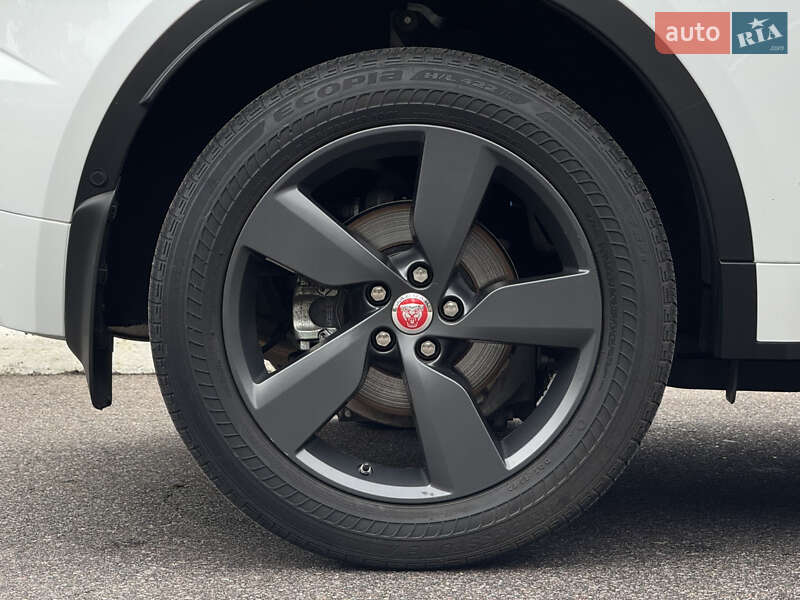 Позашляховик / Кросовер Jaguar E-Pace 2019 в Києві