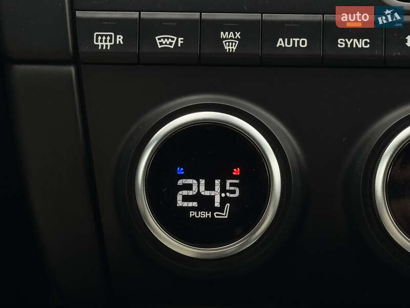 Позашляховик / Кросовер Jaguar E-Pace 2019 в Києві