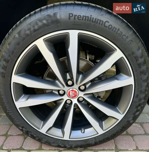 Позашляховик / Кросовер Jaguar E-Pace 2020 в Чернівцях