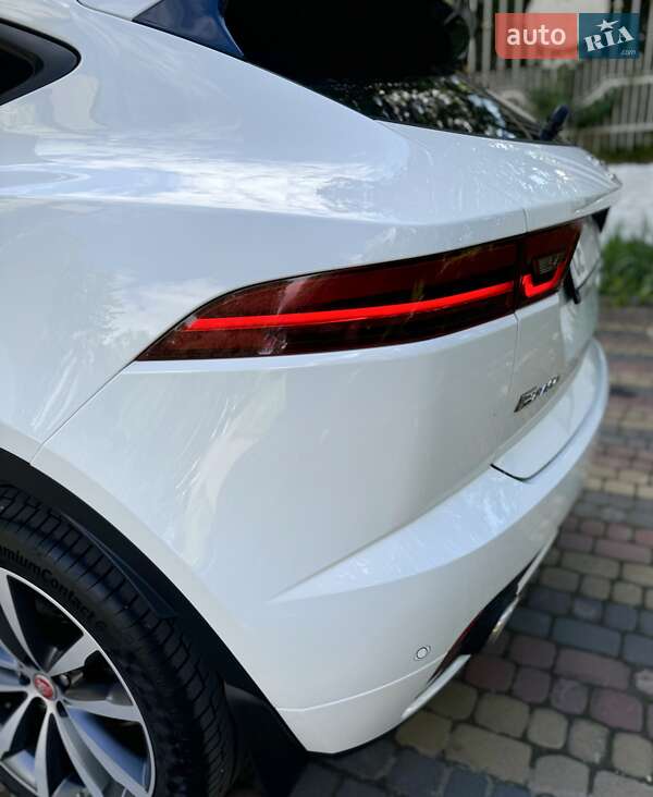 Позашляховик / Кросовер Jaguar E-Pace 2020 в Чернівцях