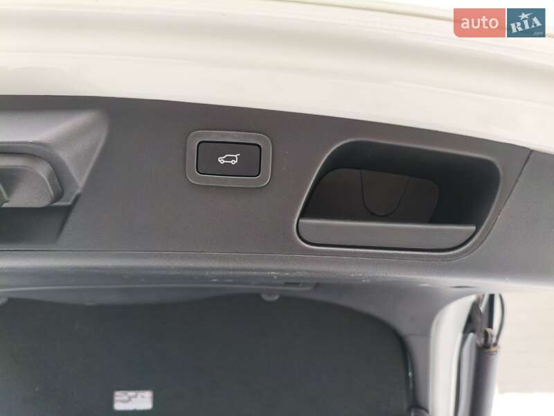 Внедорожник / Кроссовер Jaguar E-Pace 2021 в Киеве