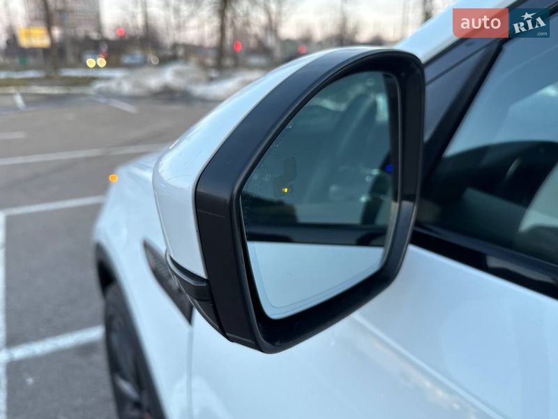 Внедорожник / Кроссовер Jaguar E-Pace 2019 в Киеве