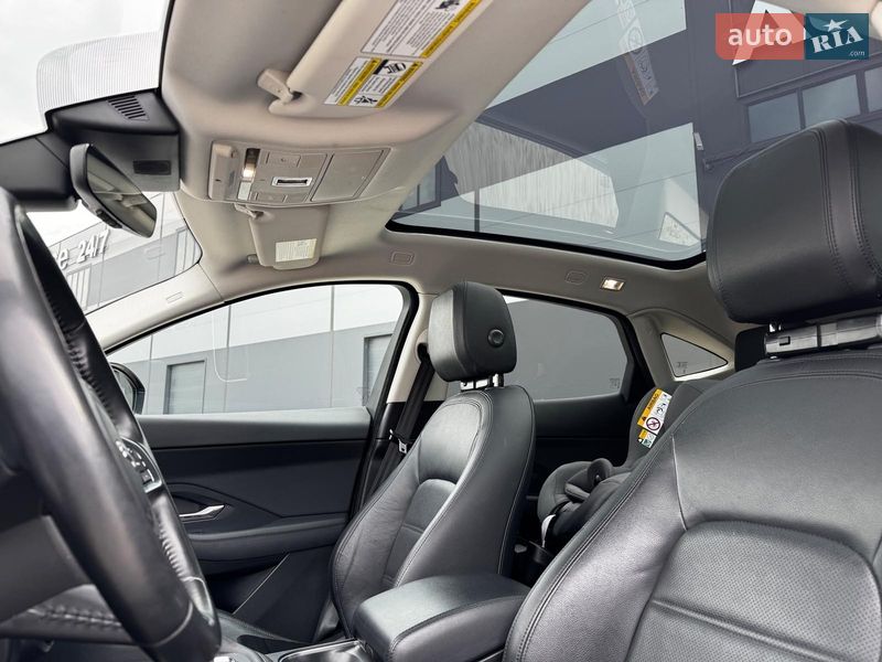 Позашляховик / Кросовер Jaguar E-Pace 2018 в Львові