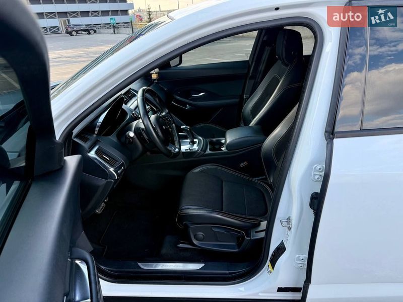 Позашляховик / Кросовер Jaguar E-Pace 2019 в Києві