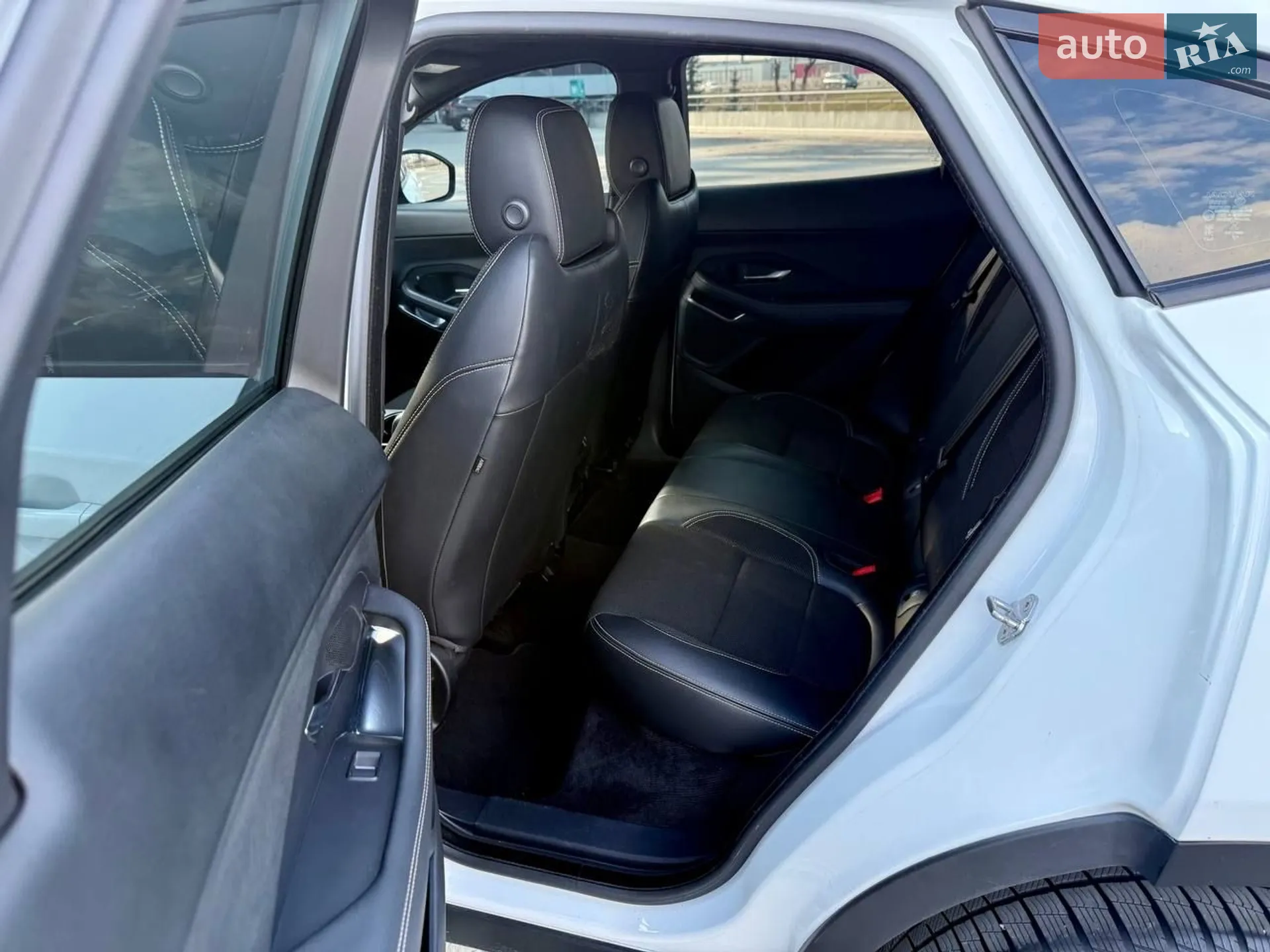 2019 Jaguar E-Pace - мініатюра 26