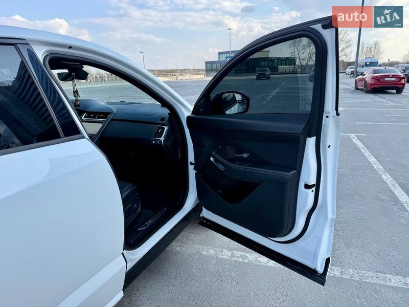 Позашляховик / Кросовер Jaguar E-Pace 2019 в Києві