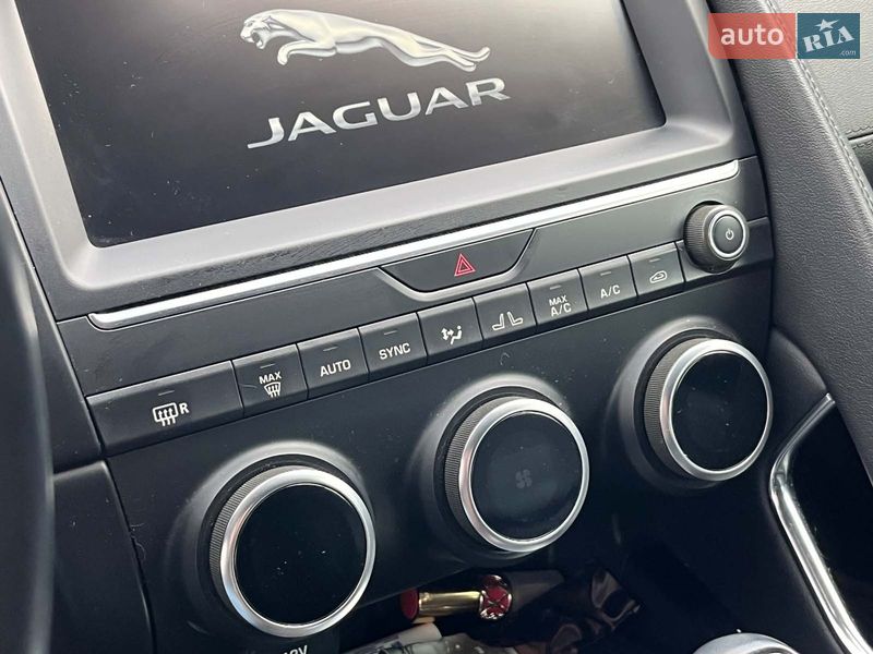 Внедорожник / Кроссовер Jaguar E-Pace 2017 в Киеве