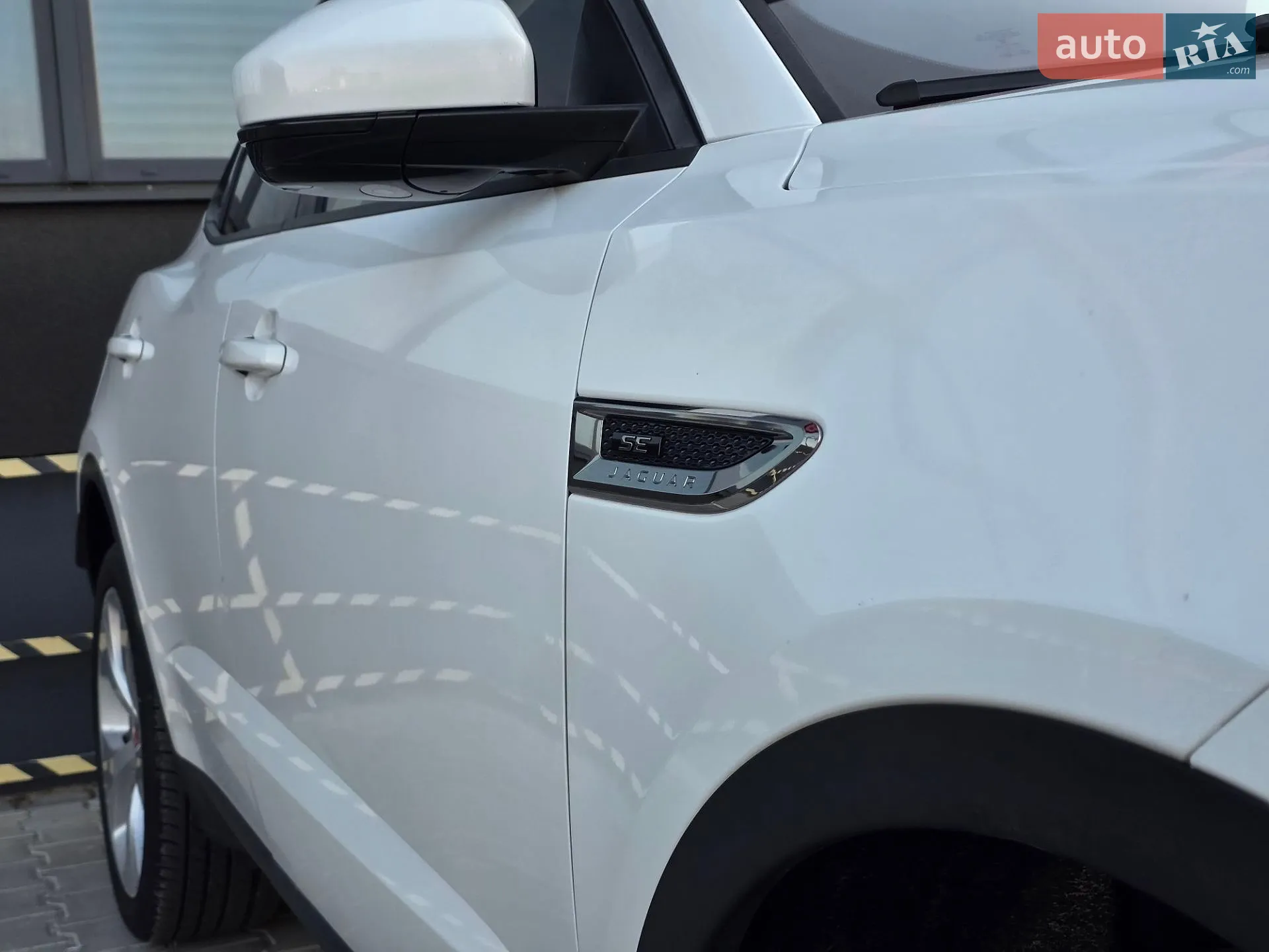 2019 Jaguar E-Pace - мініатюра 20