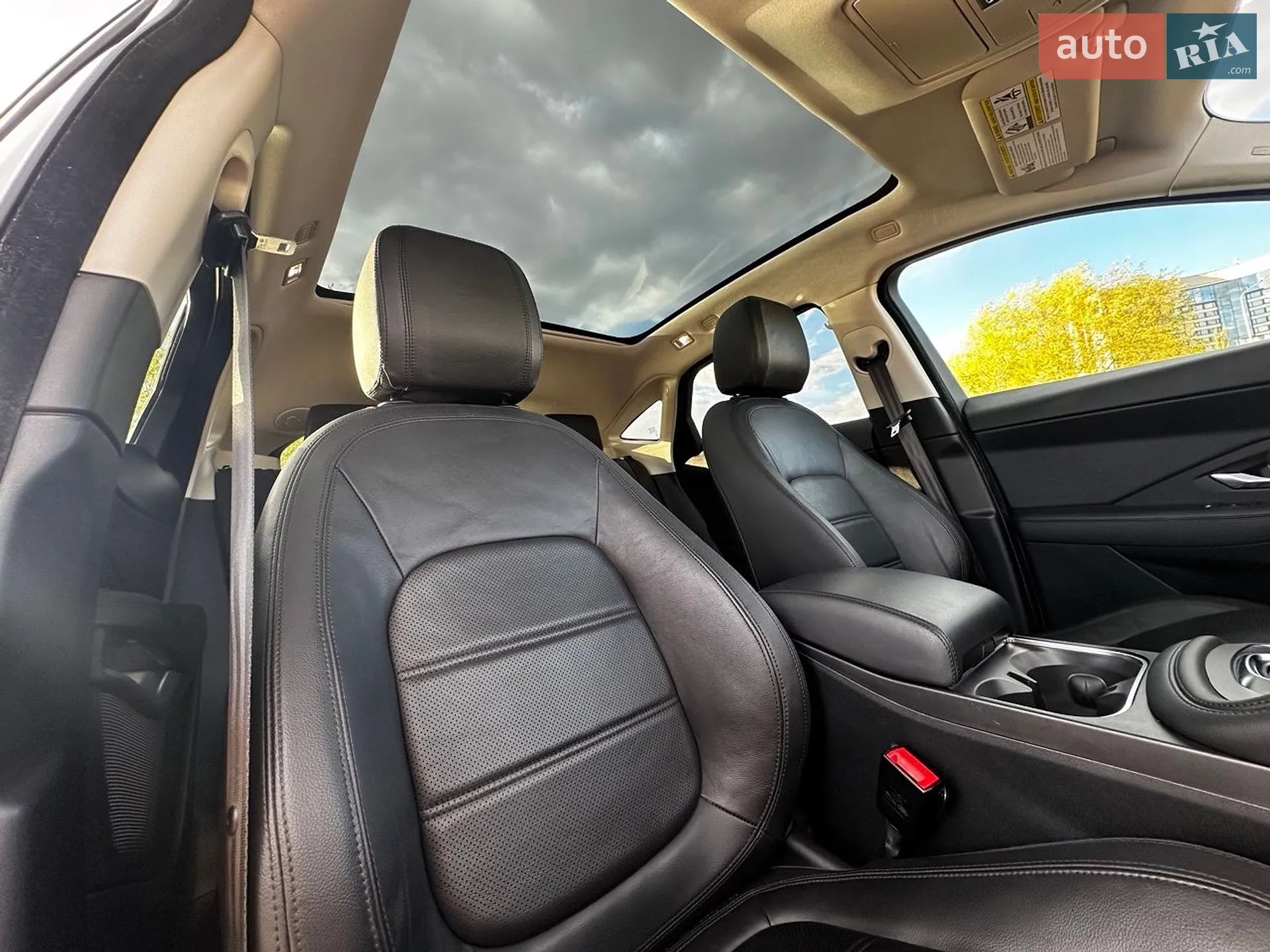 2019 Jaguar E-Pace - мініатюра 16
