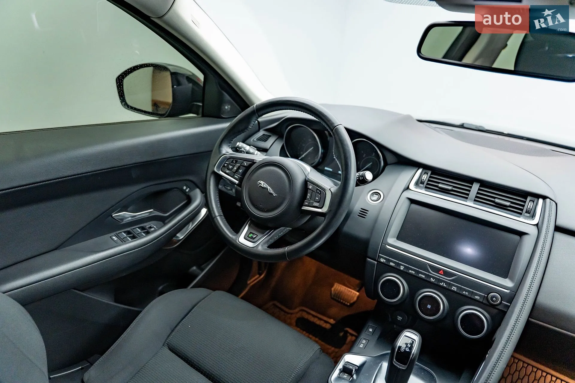 2019 Jaguar E-Pace - мініатюра 13