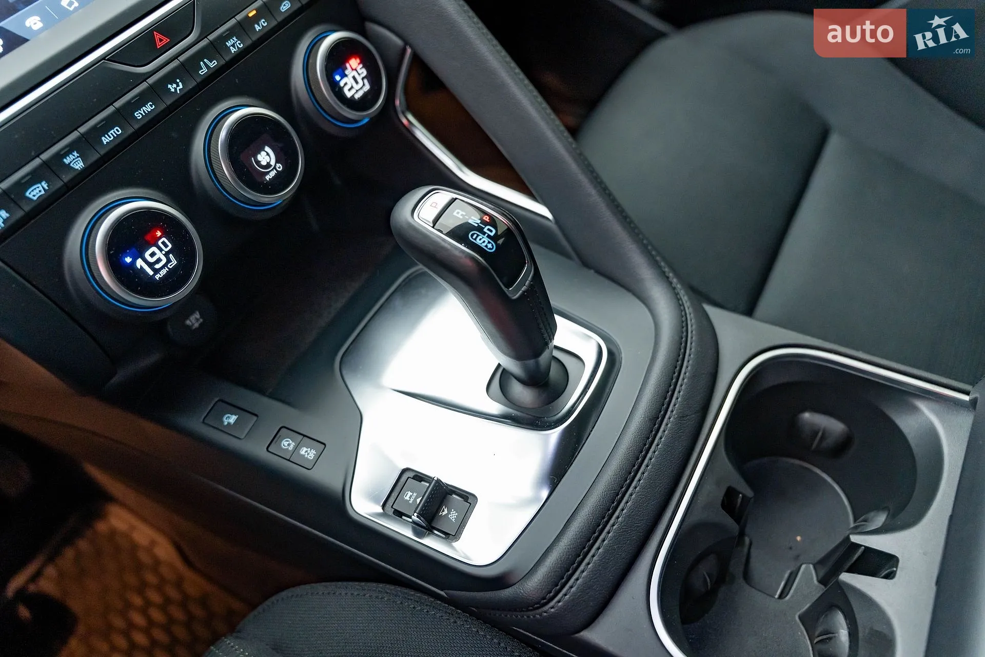 2019 Jaguar E-Pace - мініатюра 22