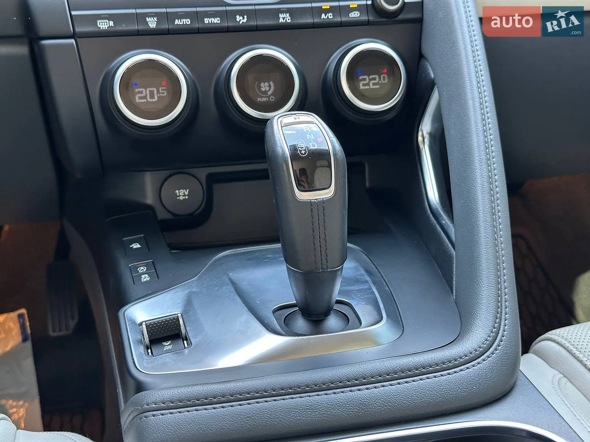 2019 Jaguar E-Pace - мініатюра 16