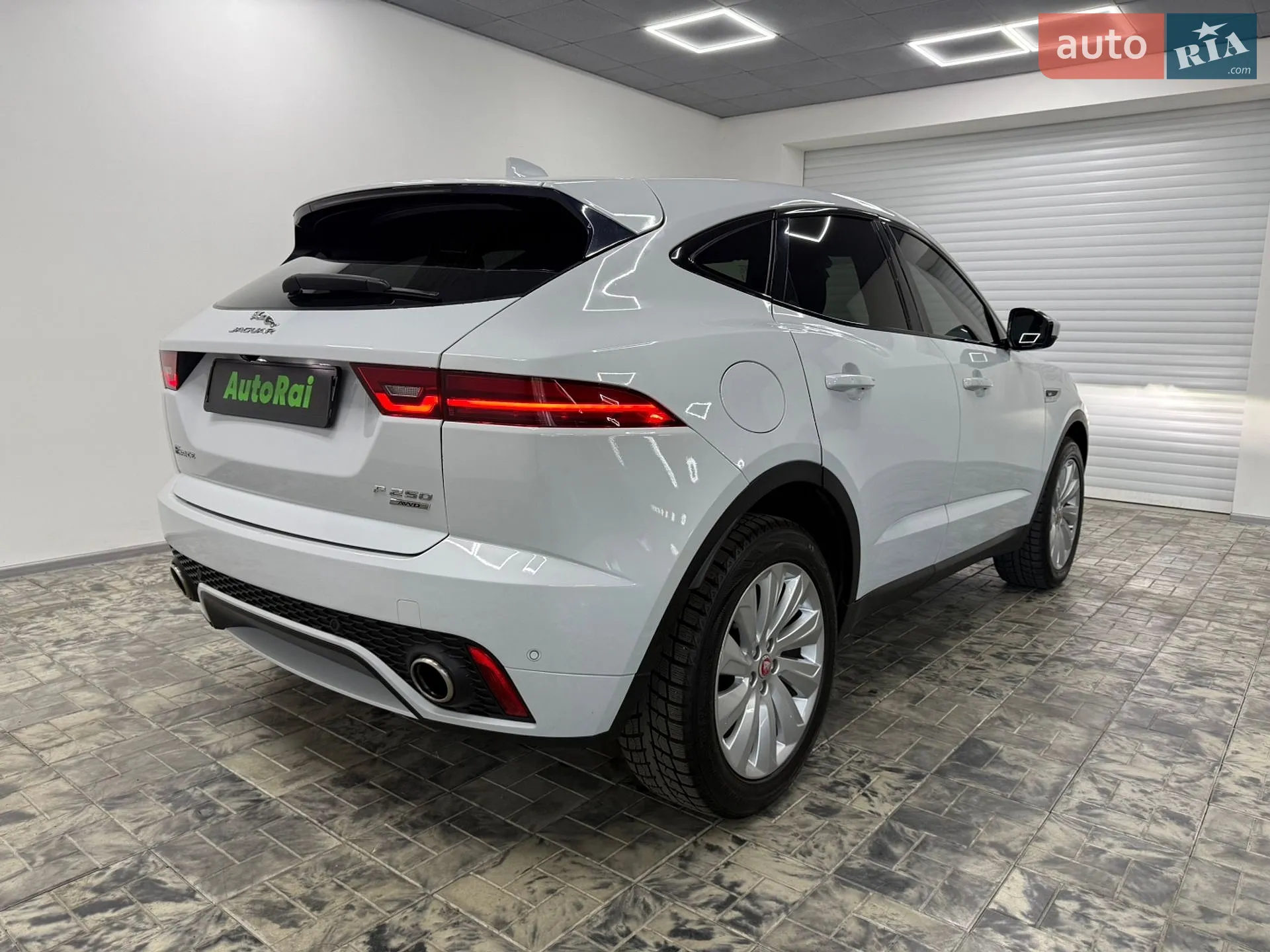 2017 Jaguar E-Pace - мініатюра 3