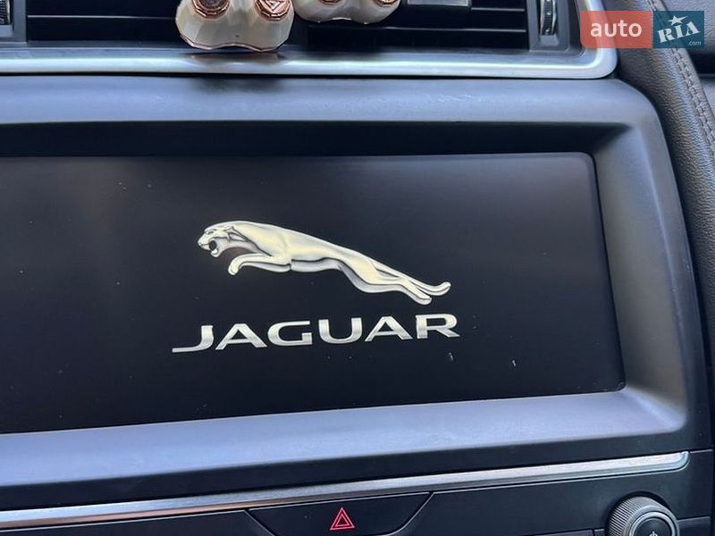 Внедорожник / Кроссовер Jaguar E-Pace 2017 в Житомире