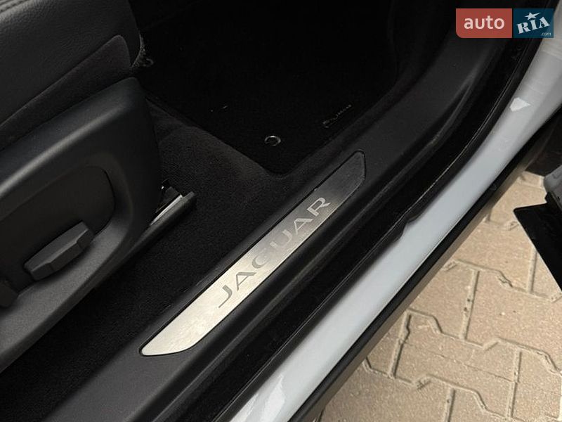 Внедорожник / Кроссовер Jaguar E-Pace 2018 в Киеве