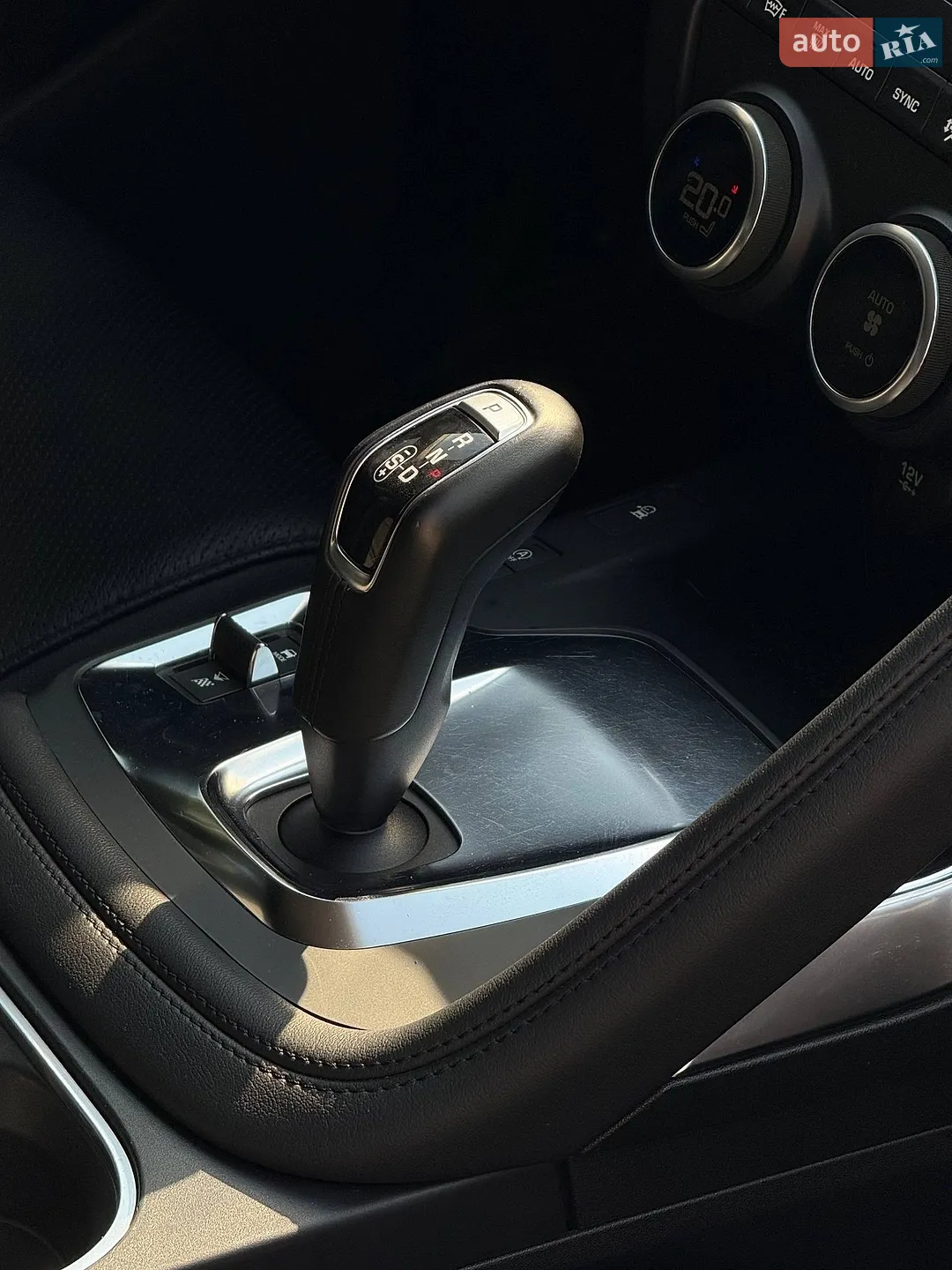 2018 Jaguar E-Pace - мініатюра 16
