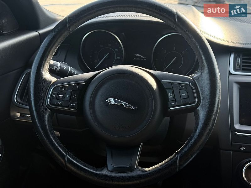 Позашляховик / Кросовер Jaguar E-Pace 2018 в Львові