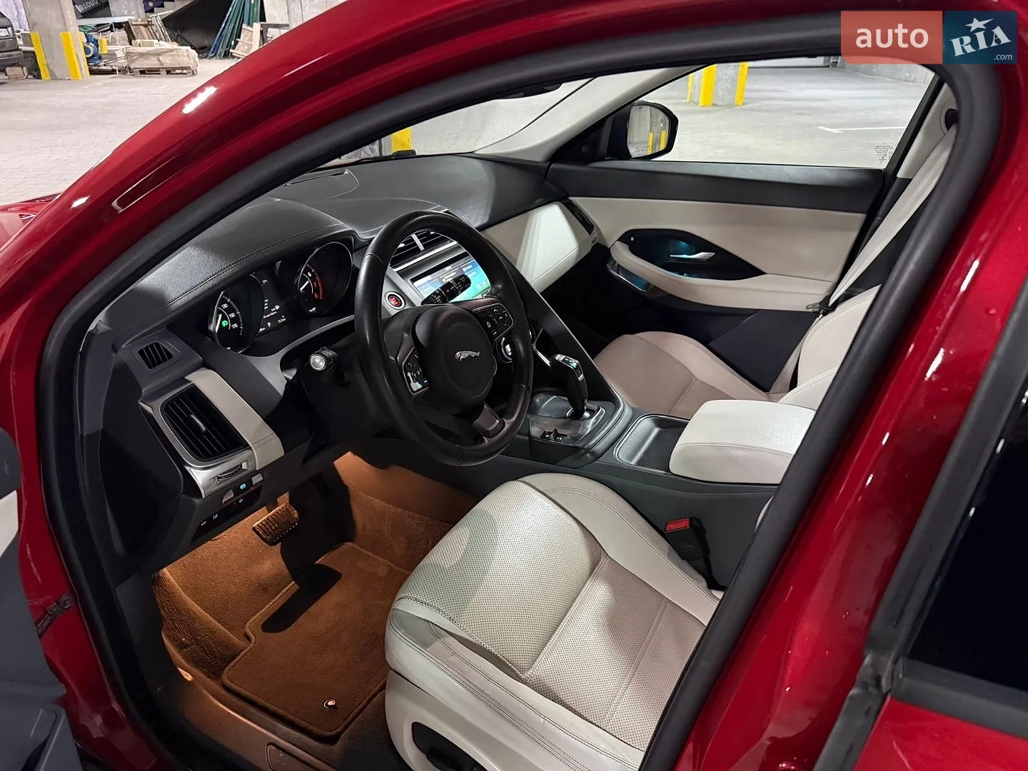 2019 Jaguar E-Pace - мініатюра 30