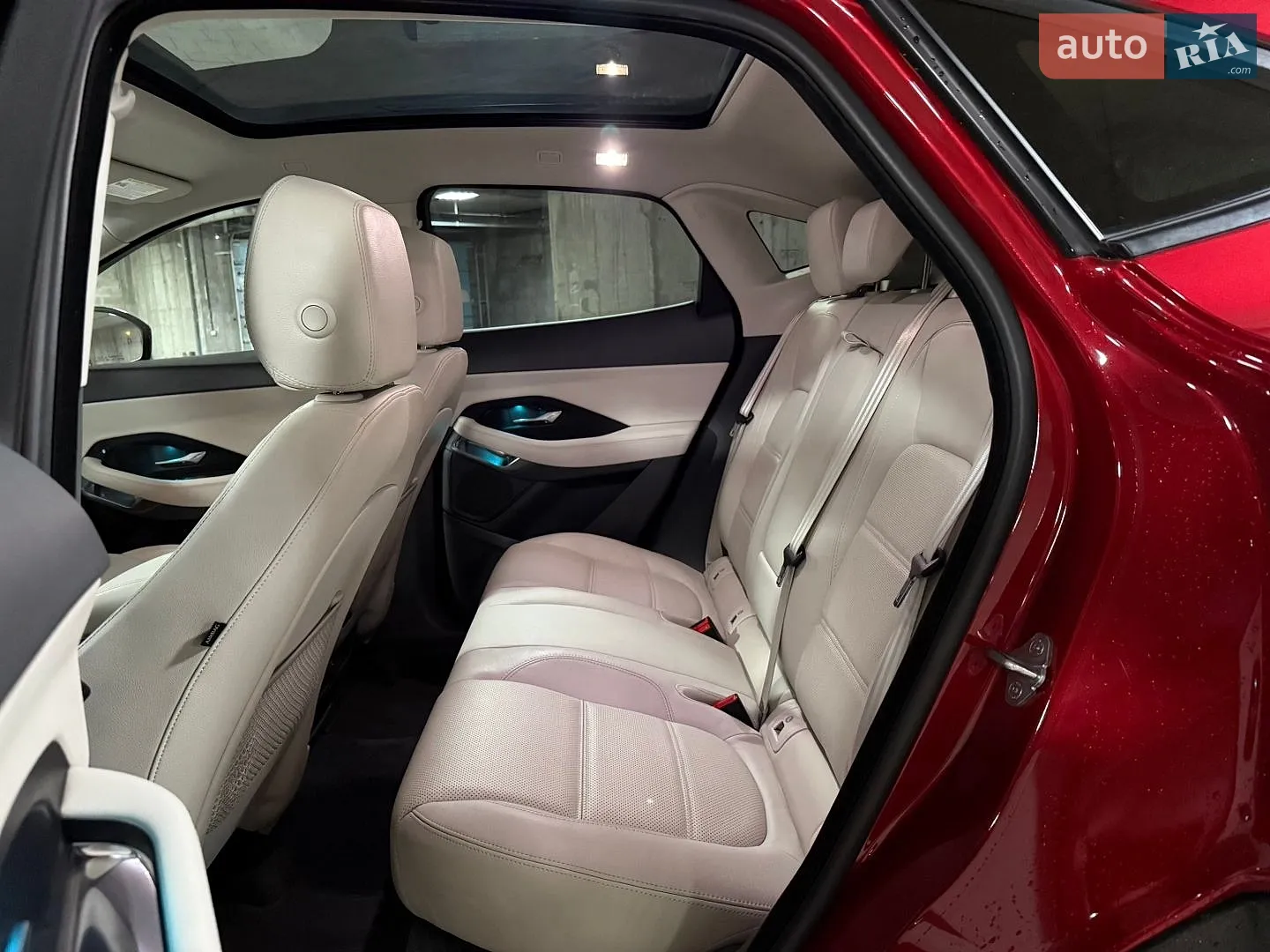 2019 Jaguar E-Pace - мініатюра 36
