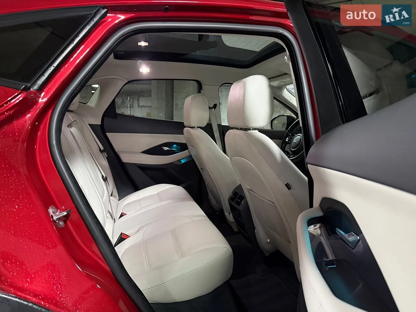2019 Jaguar E-Pace - мініатюра 38