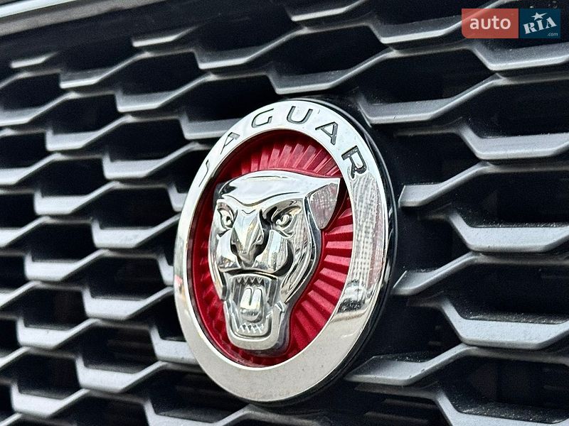 Внедорожник / Кроссовер Jaguar E-Pace 2020 в Киеве