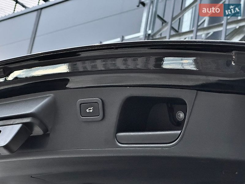Внедорожник / Кроссовер Jaguar E-Pace 2020 в Киеве