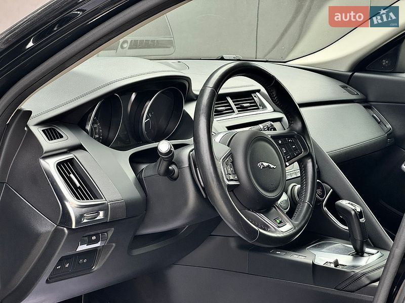 Внедорожник / Кроссовер Jaguar E-Pace 2020 в Киеве
