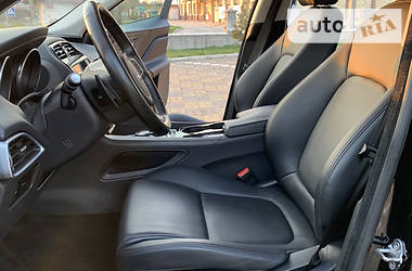 Позашляховик / Кросовер Jaguar F-Pace 2017 в 