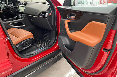 Позашляховик / Кросовер Jaguar F-Pace 2016 в 