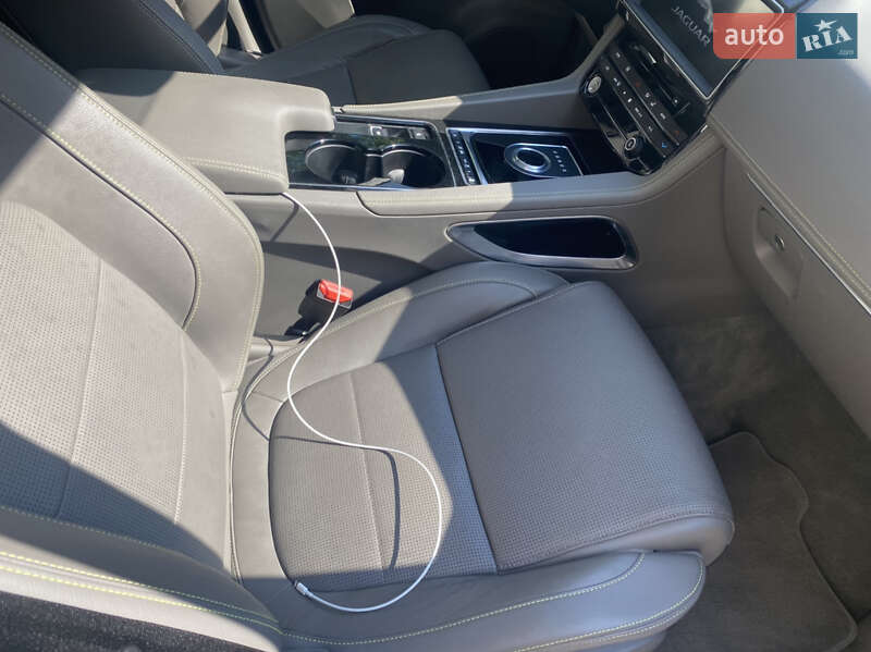 Внедорожник / Кроссовер Jaguar F-Pace 2017 в Одессе фото 7 Внедорожник / Кроссовер Jaguar F-Pace 2017 в Одессе