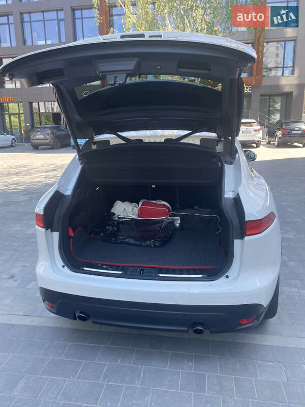Позашляховик / Кросовер Jaguar F-Pace 2018 в Дніпрі