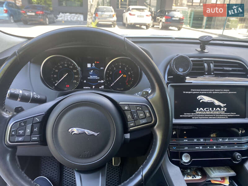 Позашляховик / Кросовер Jaguar F-Pace 2018 в Дніпрі