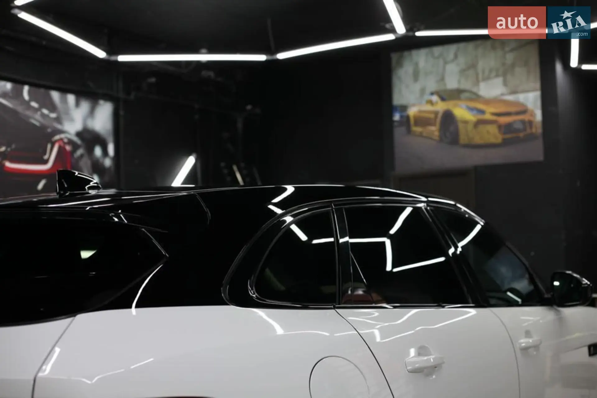 2017 Jaguar F-Pace - мініатюра 3