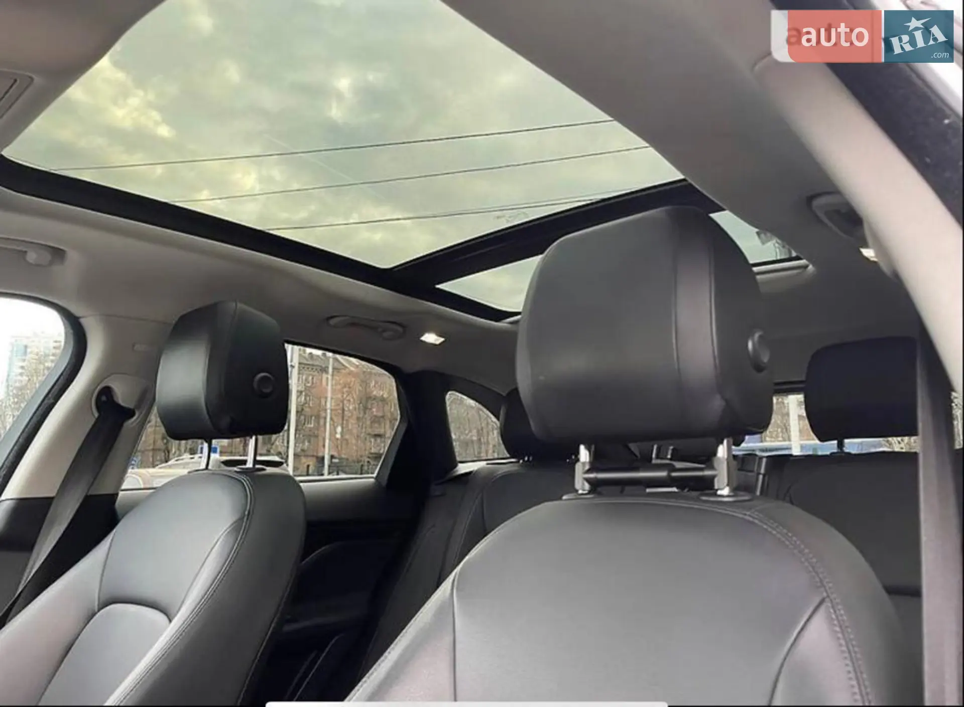 2017 Jaguar F-Pace - мініатюра 12