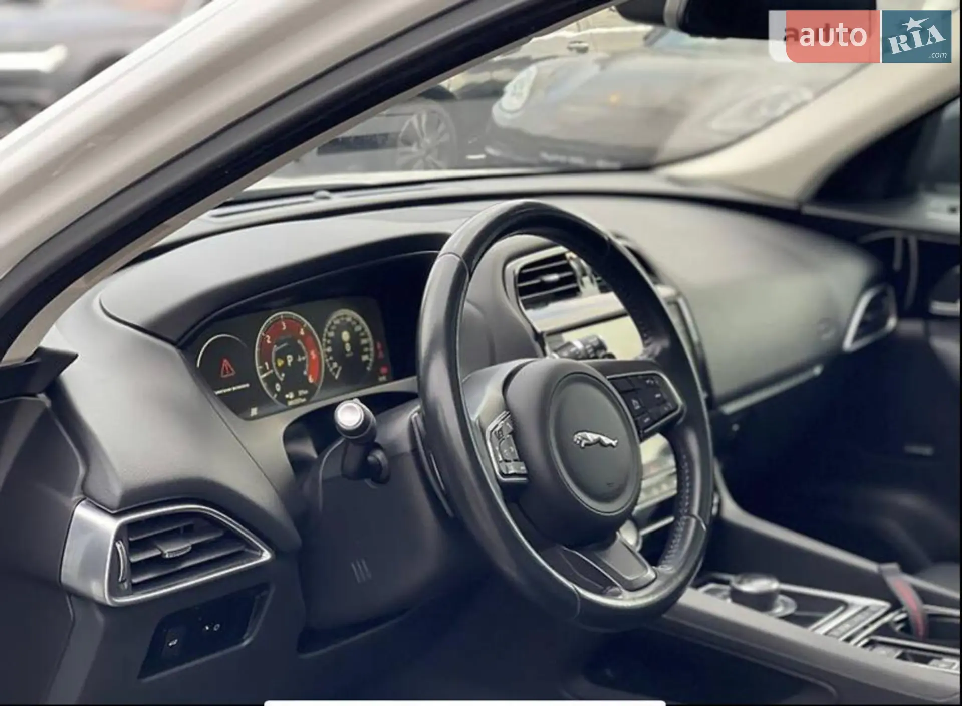 2017 Jaguar F-Pace - мініатюра 13
