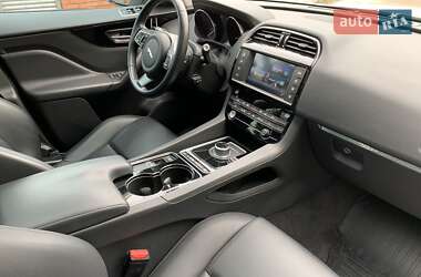 Внедорожник / Кроссовер Jaguar F-Pace 2016 в 
