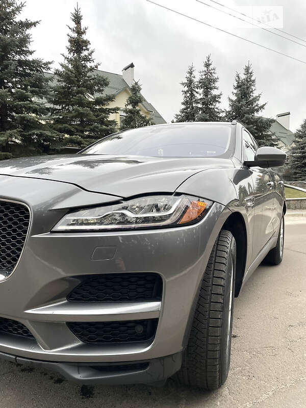 Позашляховик / Кросовер Jaguar F-Pace 2016 в Києві