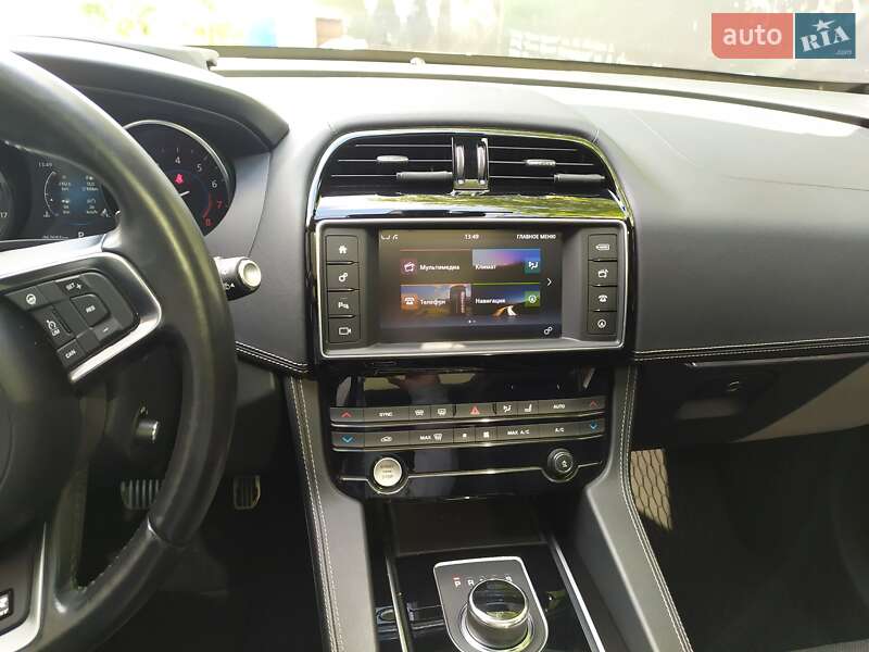 Внедорожник / Кроссовер Jaguar F-Pace 2016 в Одессе