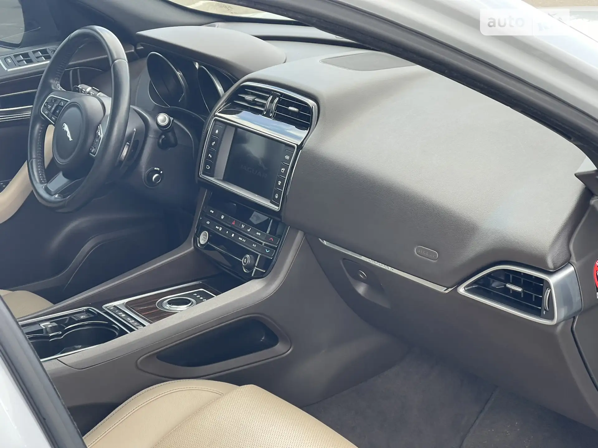 2016 Jaguar F-Pace - мініатюра 10