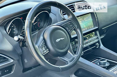 Позашляховик / Кросовер Jaguar F-Pace 2018 в 