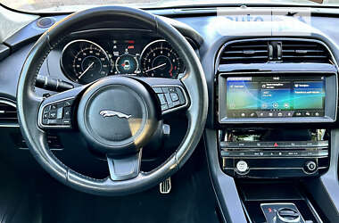 Позашляховик / Кросовер Jaguar F-Pace 2018 в 