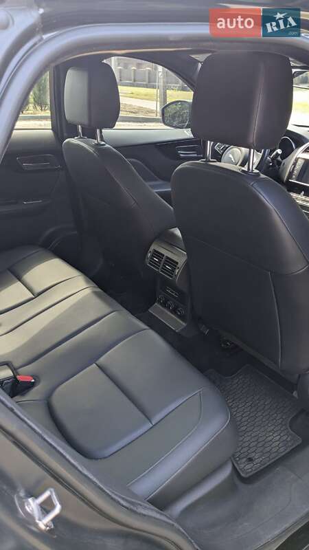 Позашляховик / Кросовер Jaguar F-Pace 2017 в Черкасах фото 10 Позашляховик / Кросовер Jaguar F-Pace 2017 в Черкасах