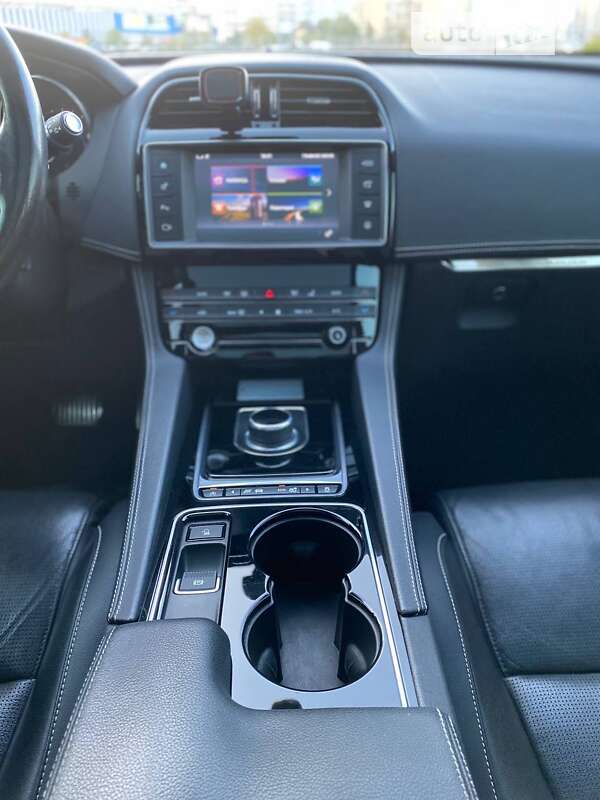 Внедорожник / Кроссовер Jaguar F-Pace 2016 в Харькове