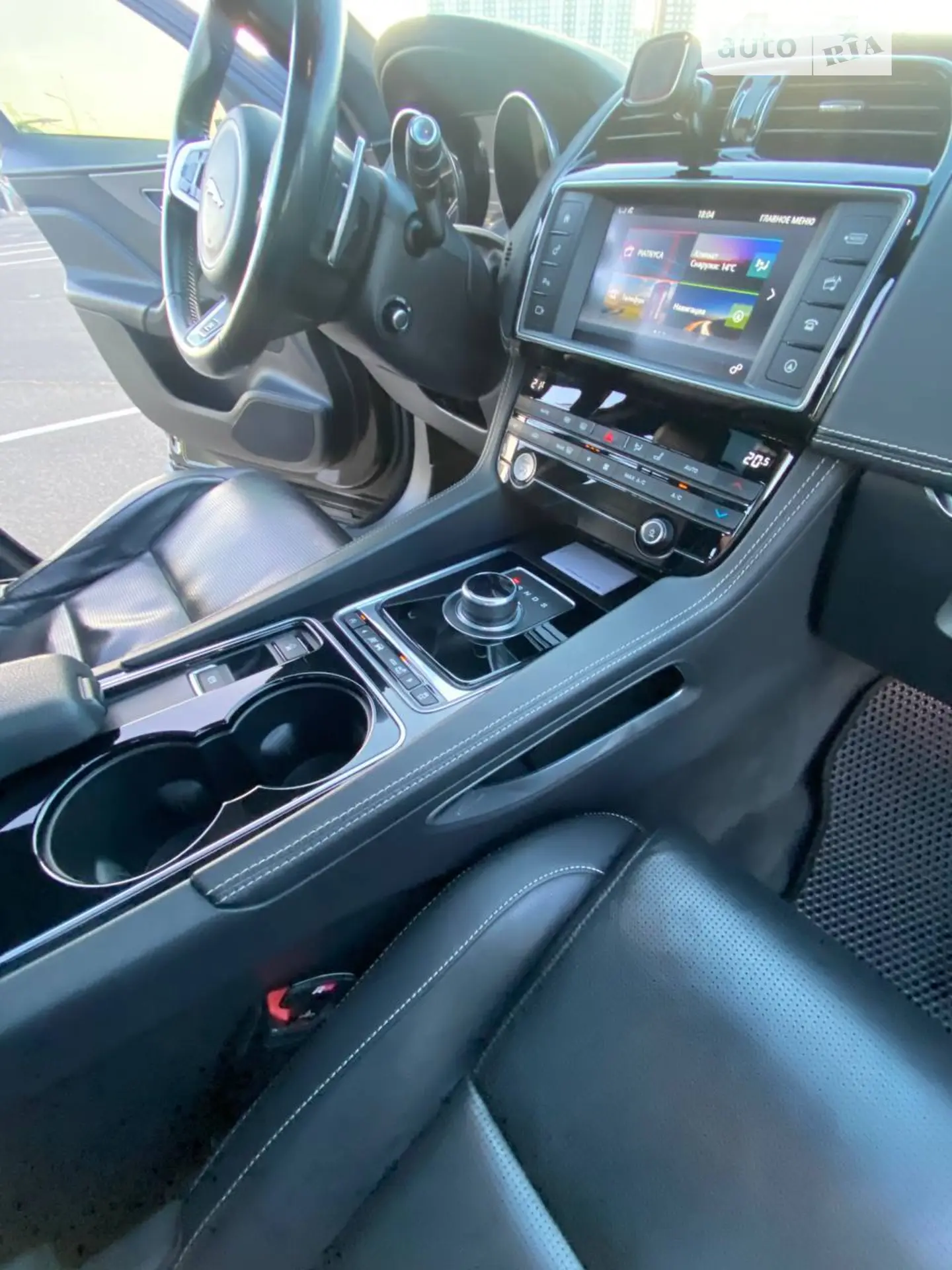 2016 Jaguar F-Pace - мініатюра 25