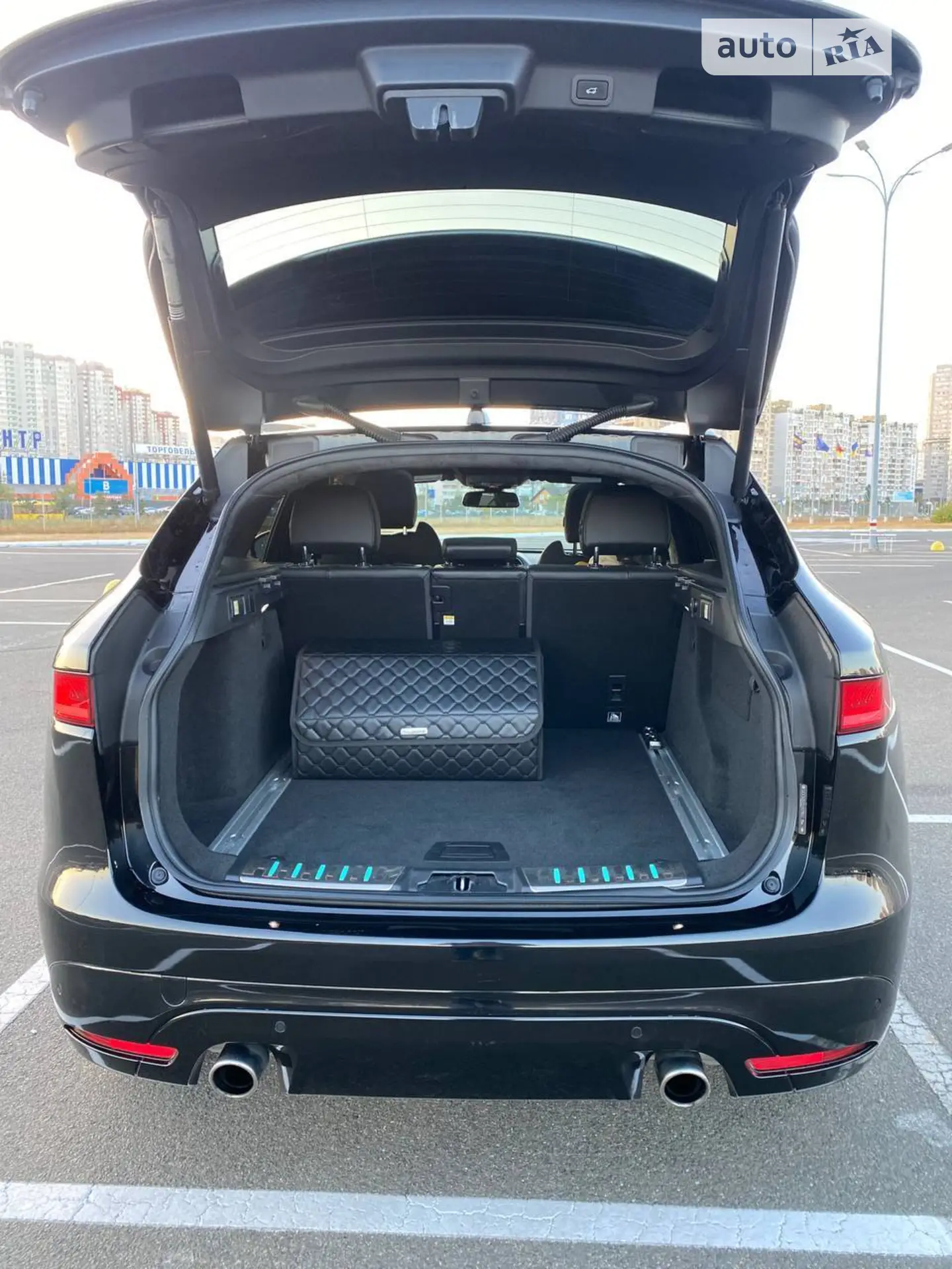 2016 Jaguar F-Pace - мініатюра 39