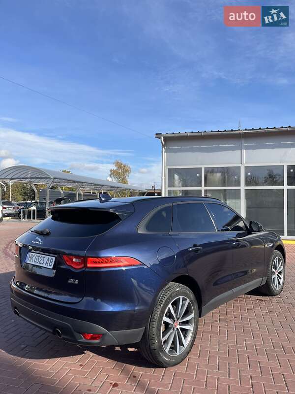 Позашляховик / Кросовер Jaguar F-Pace 2017 в Рівному