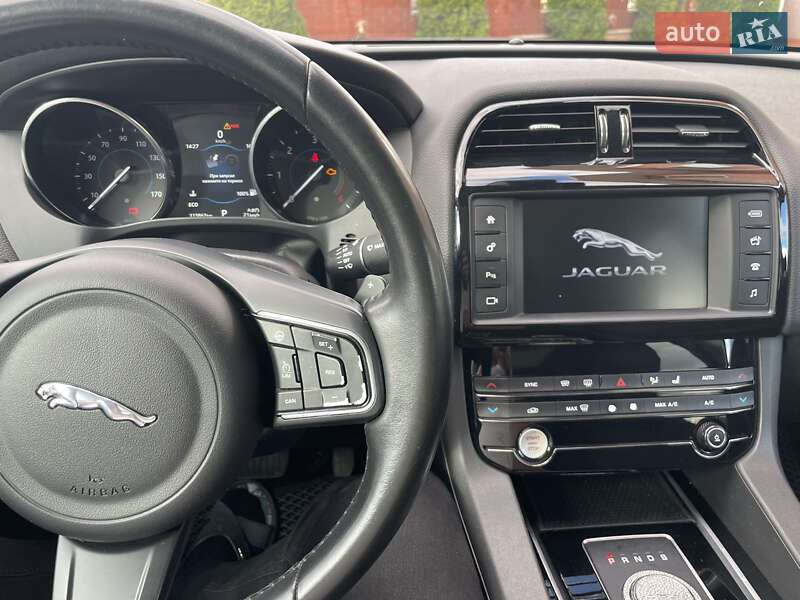 Внедорожник / Кроссовер Jaguar F-Pace 2017 в Фастове