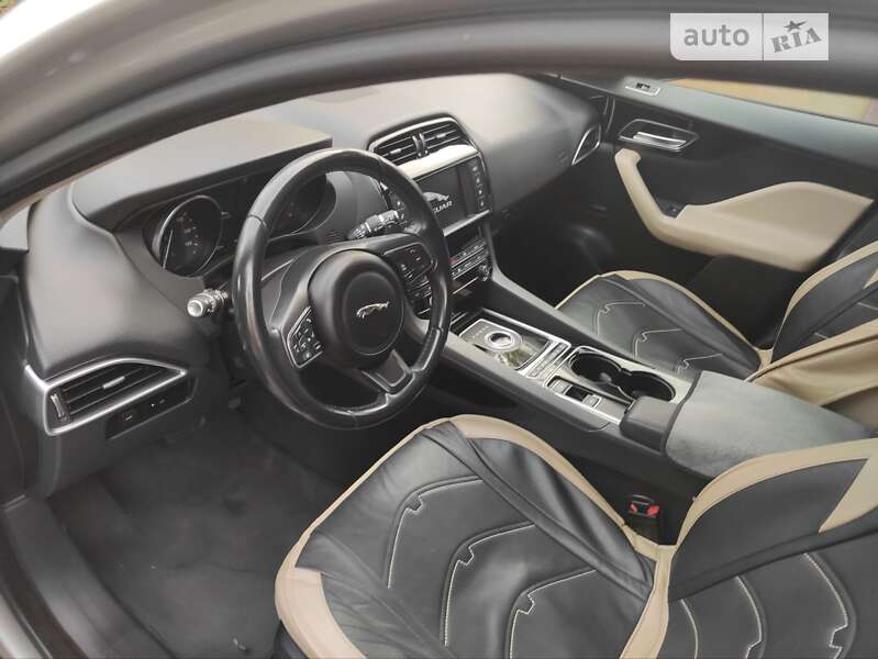 Внедорожник / Кроссовер Jaguar F-Pace 2016 в Николаеве