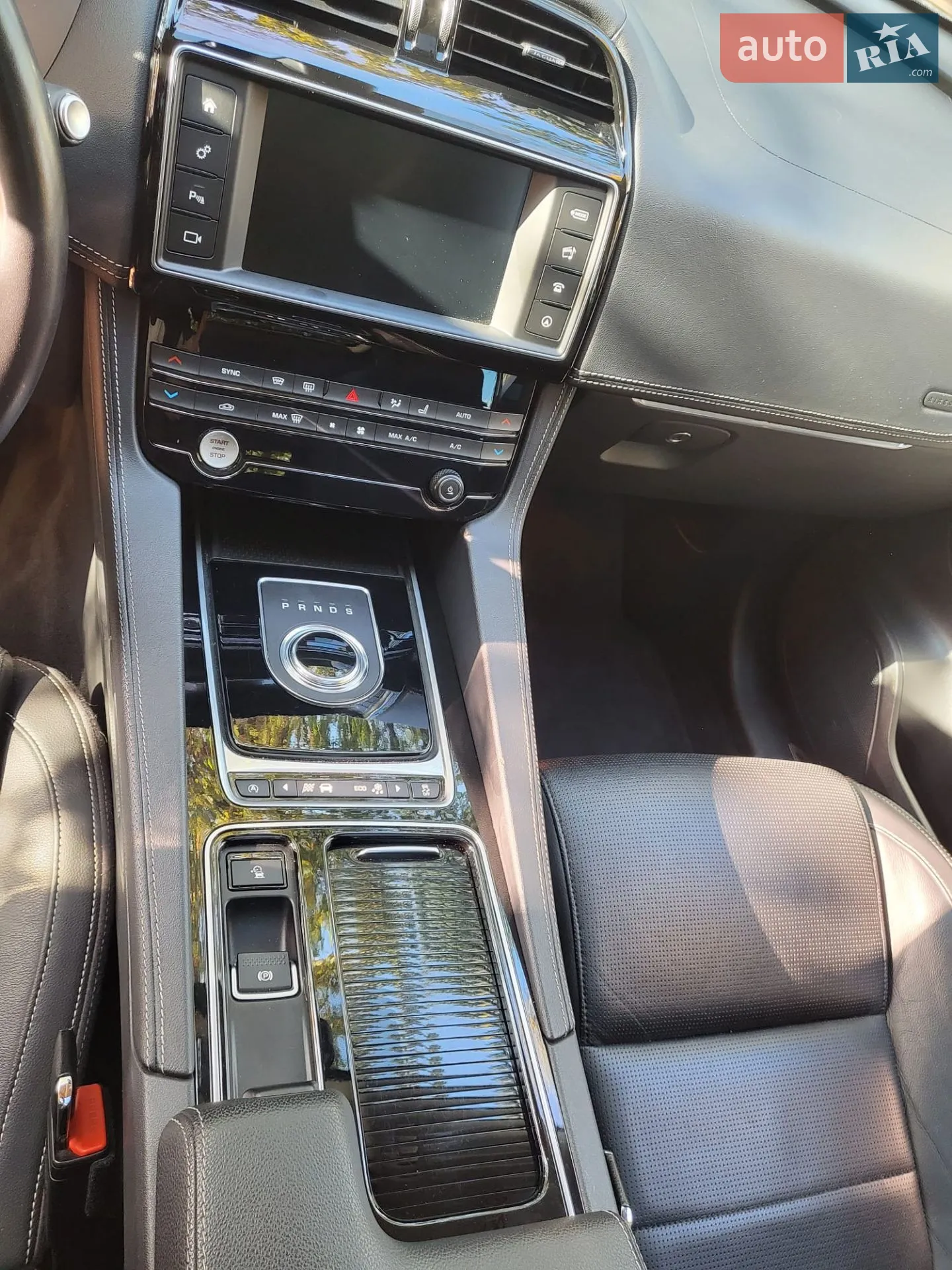 2017 Jaguar F-Pace - мініатюра 17